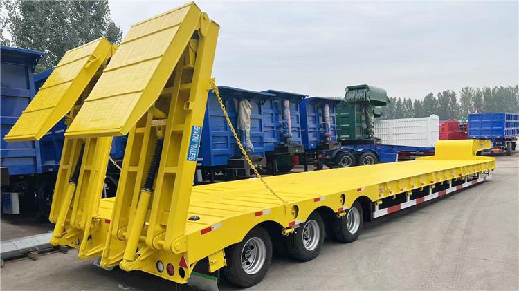 Bhachu 80 Ton Low Bed Truck Trailer with Folding Ladder for Sale In Kenya