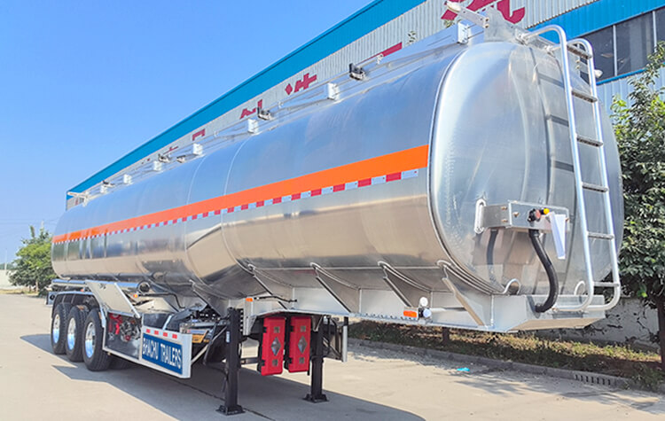 Bhachu Chemical Aluminum Tanker Semi Trailer for Sale in Tanzania