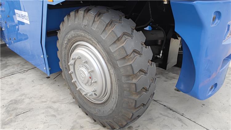 Xcf30kt Shipping Container Lift Truck Handler For Sale In Tanzania