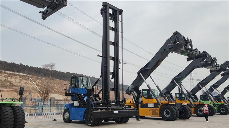Xcf30kt Shipping Container Lift Truck Handler For Sale In Tanzania