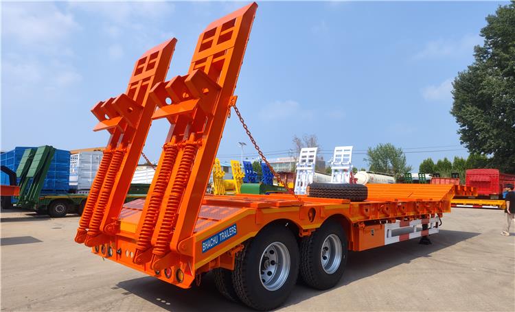 Bhachu 2 Axle 60 Ton Equal Width Lowbed Semi Trailer for Sale In Tanzania Dar es Salaam